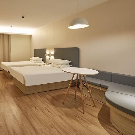 Hanting Hotel Shanghai Pudong Airport Zhuqiao Exterior foto